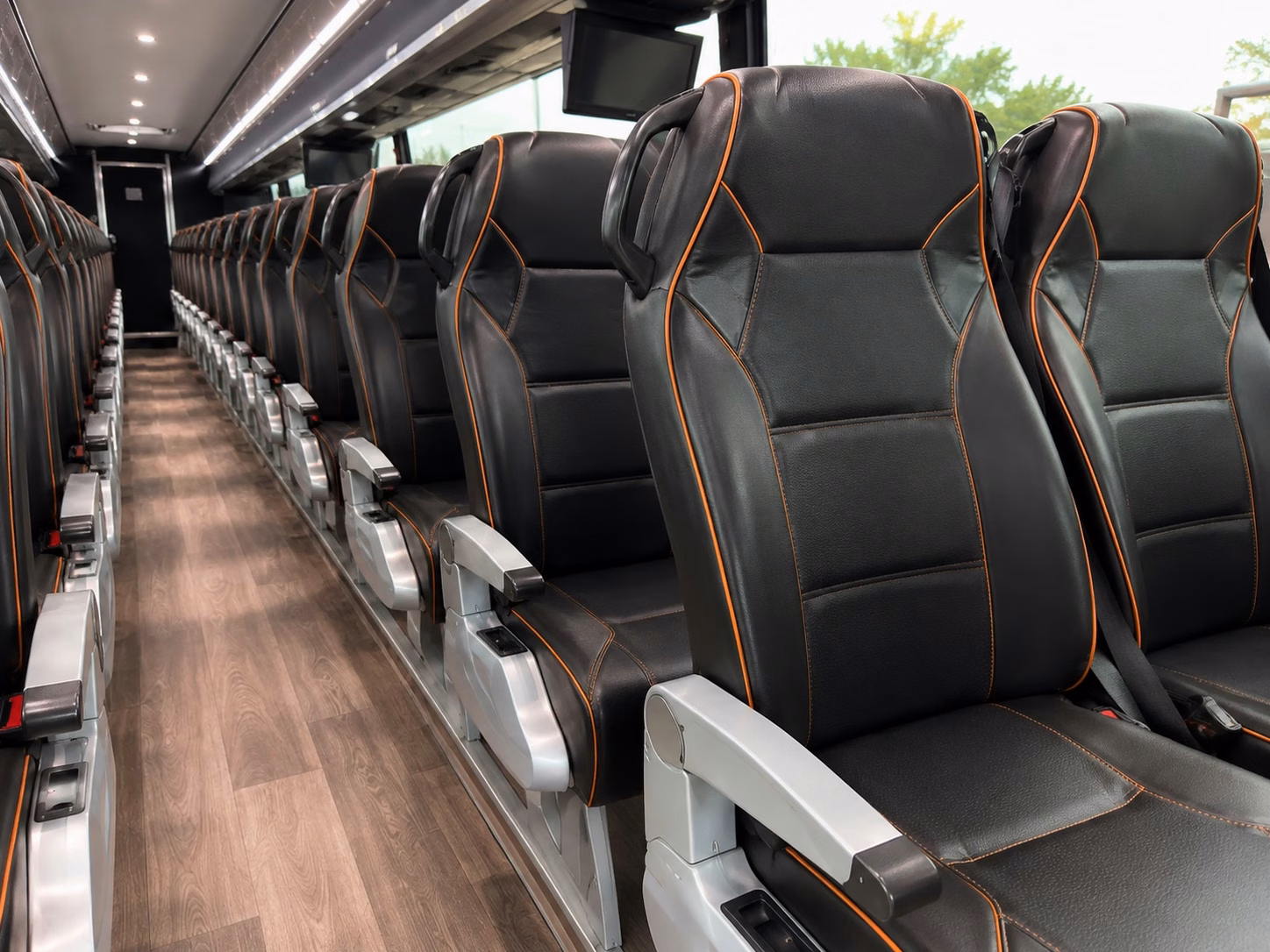 bus rentals for cincinnati proms homecomings