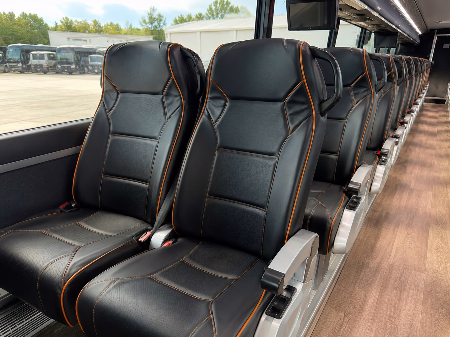 charter buses and minibuses for cincinnati museum field trips