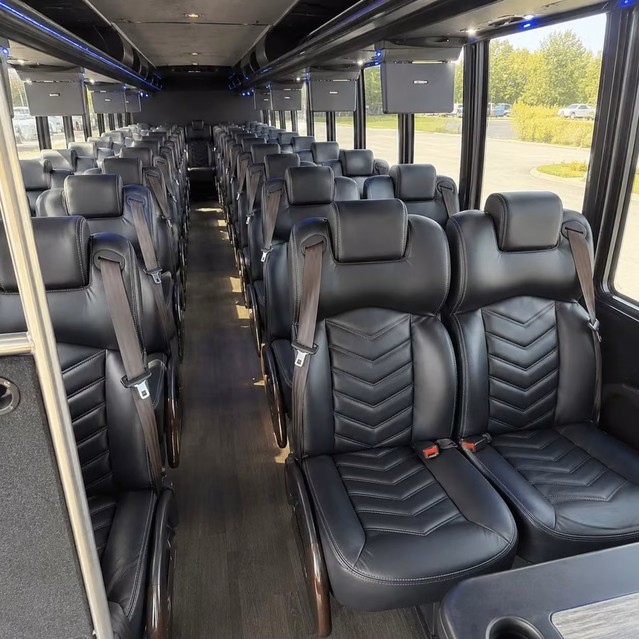 cincinnati 35 passenger minibus rental