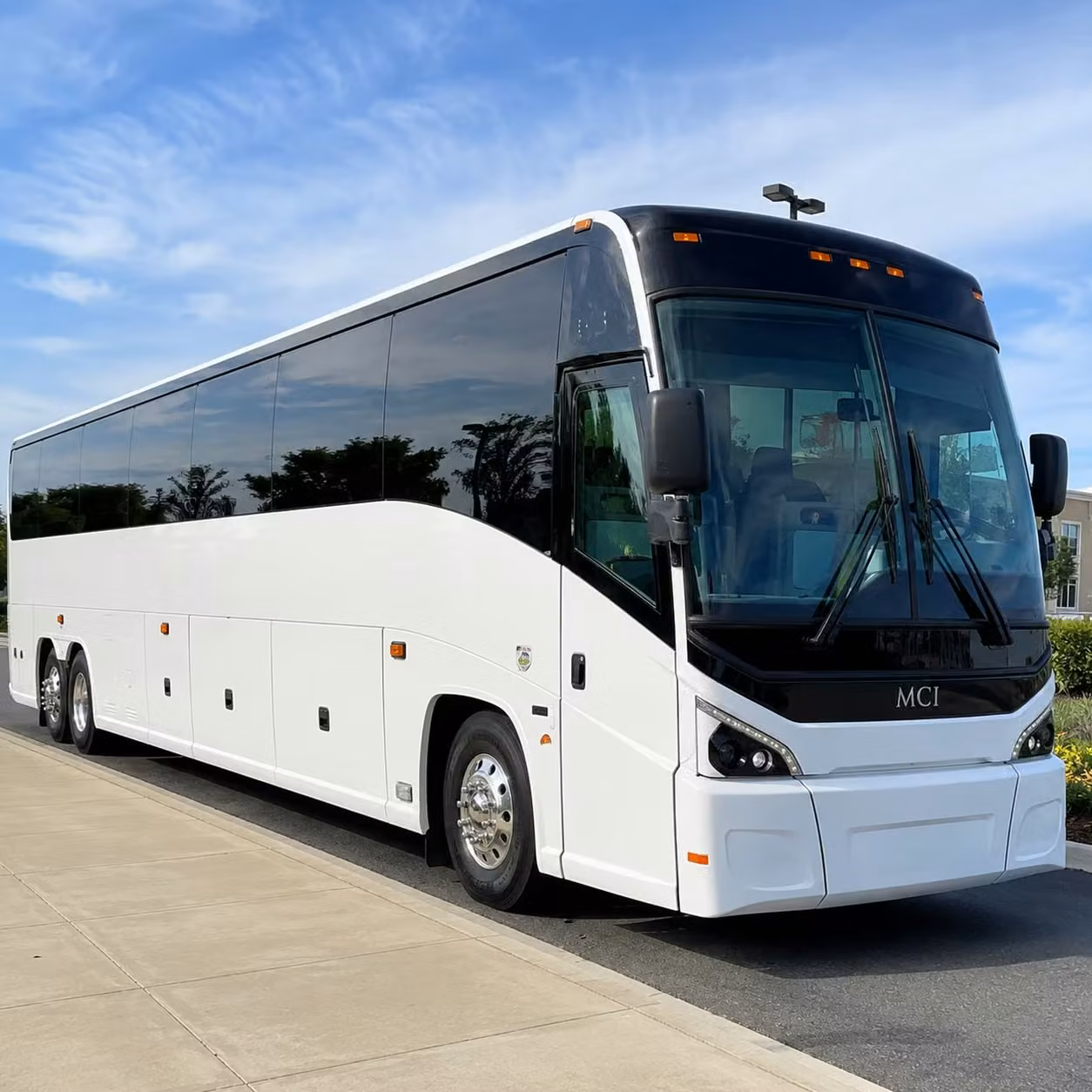 cincinnati groups rely on long distance charter buses for multi day retreats and conference travel